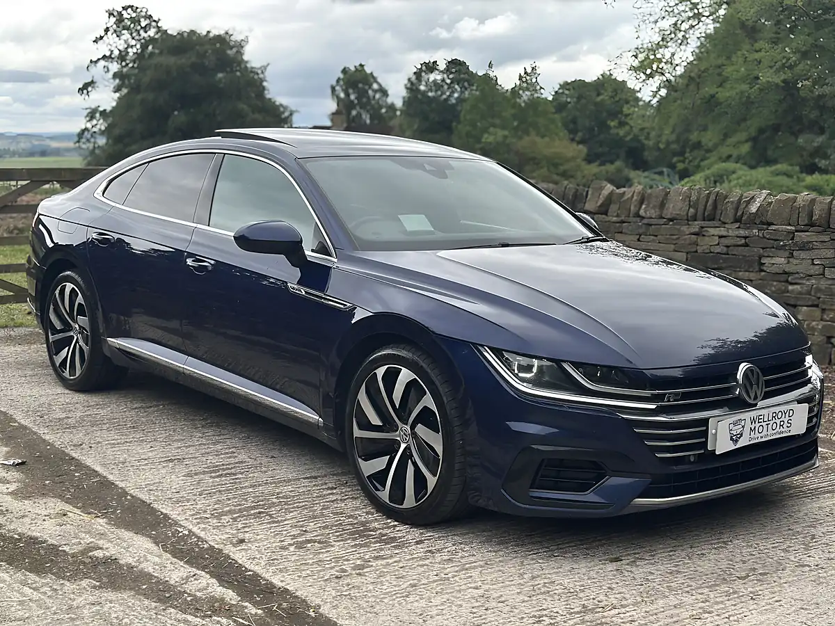 Used 2018 Volkswagen Arteon R-Line Blue - Interior and Exterior details 2