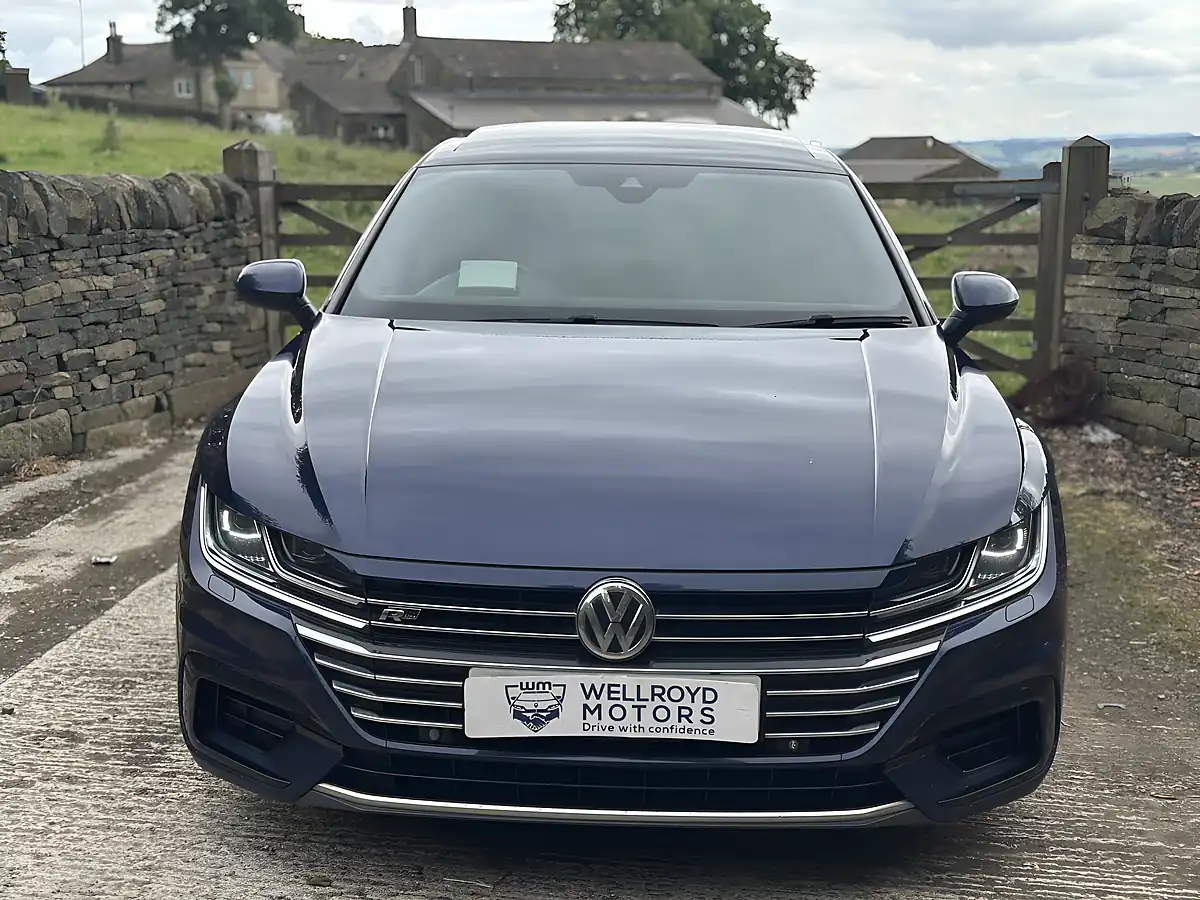 Used 2018 Volkswagen Arteon R-Line Blue - Interior and Exterior details 3