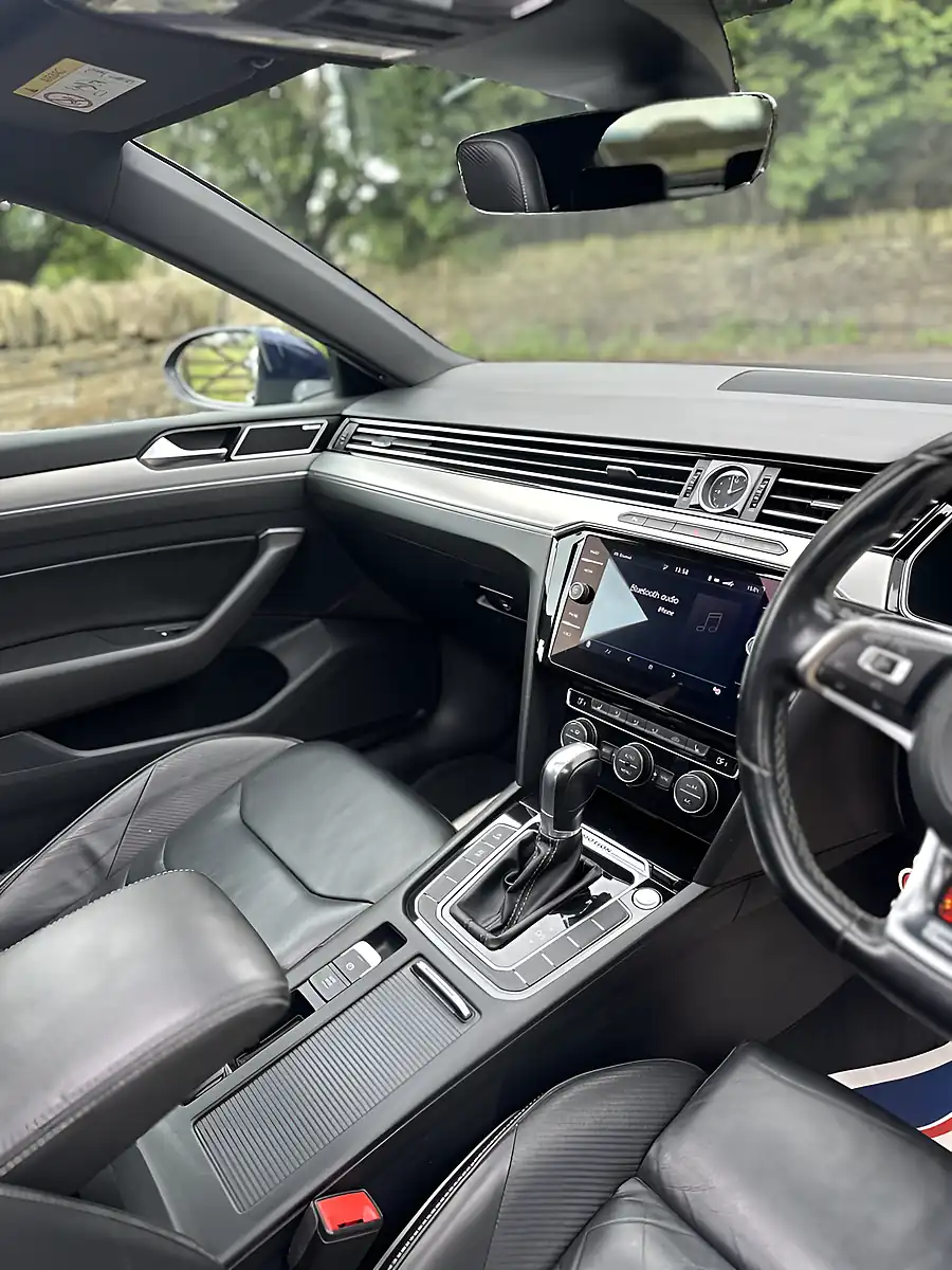 Used 2018 Volkswagen Arteon R-Line Blue - Interior and Exterior details 5