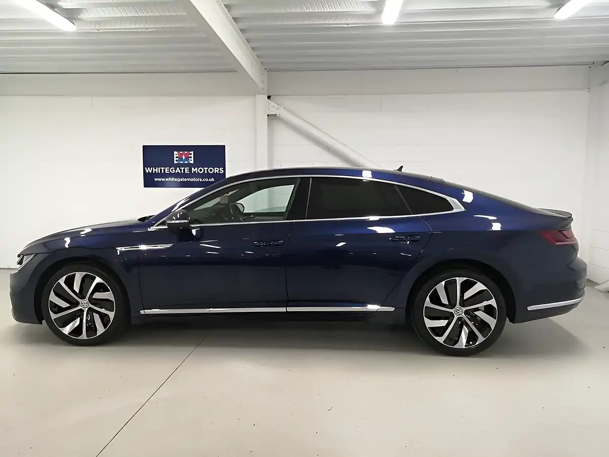 Used 2018 Volkswagen Arteon R-Line Fastback Blue - Interior and Exterior details 4
