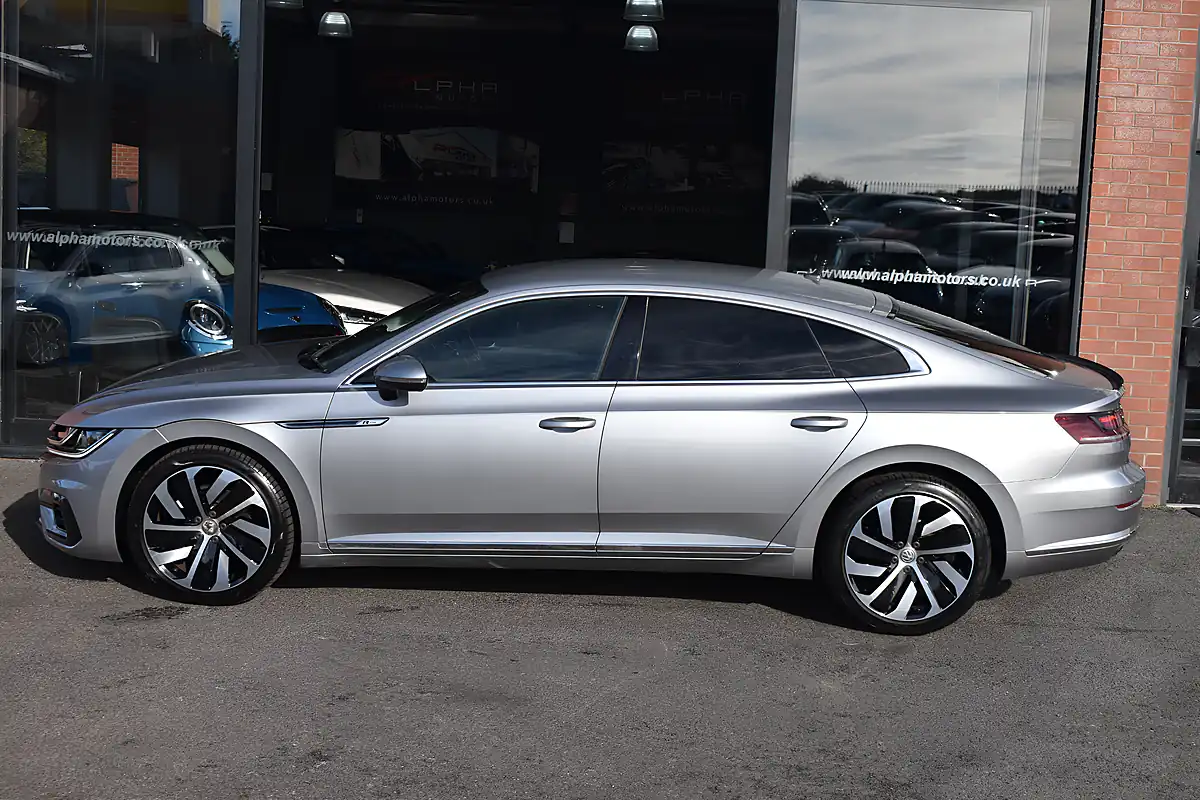 Used 2018 Volkswagen Arteon R-Line Fastback Pyrite Silver - Interior and Exterior details 8