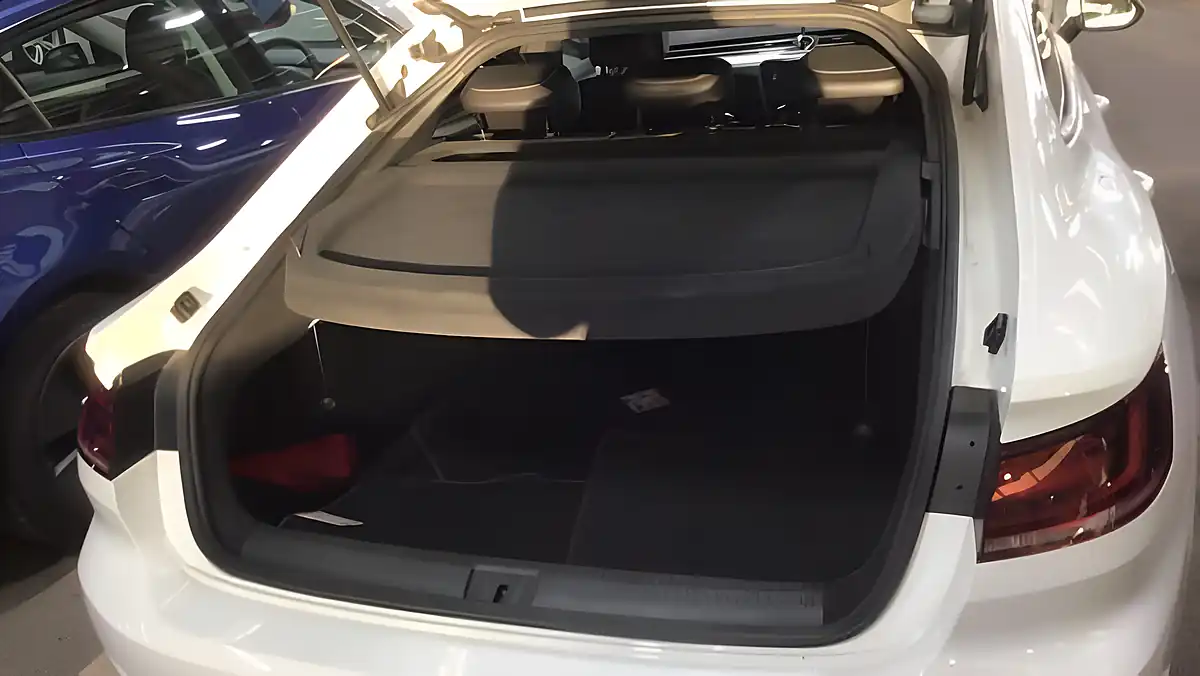 Used 2018 Volkswagen Arteon R-Line White - Interior and Exterior details 9