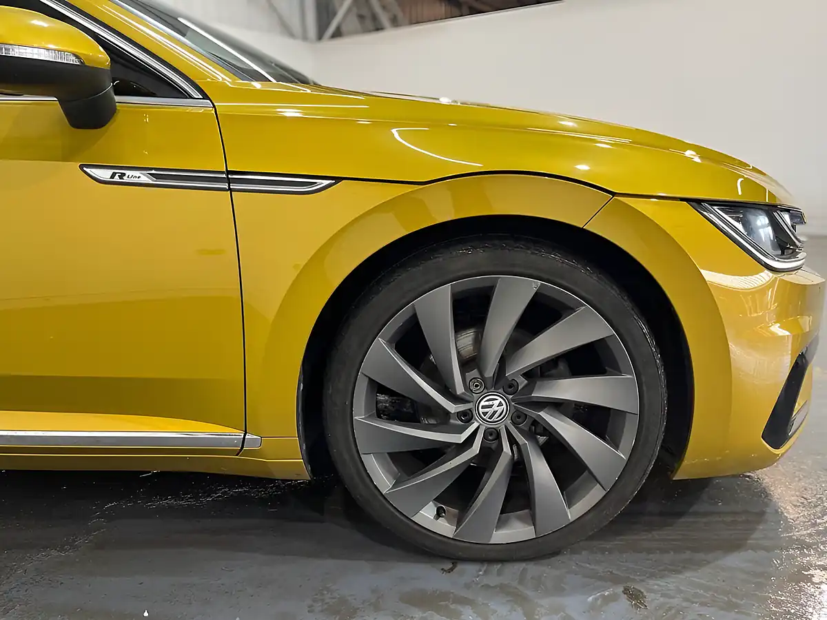 Used 2018 Volkswagen Arteon R-Line Yellow - Interior and Exterior details 10