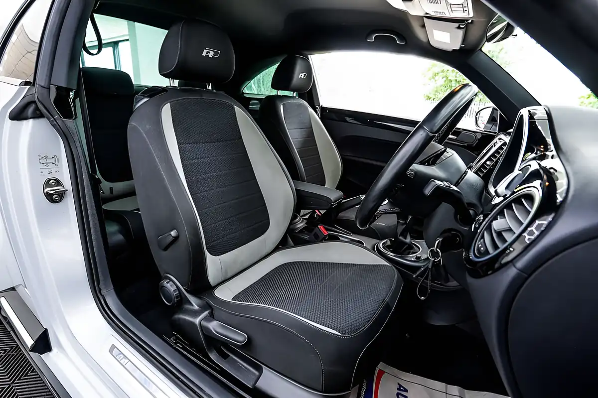 Used 2018 Volkswagen Beetle R-Line Silver - Interior and Exterior details 13