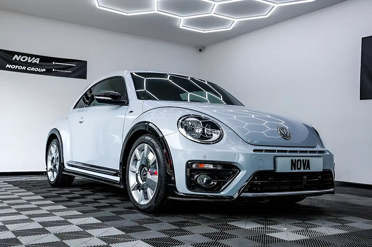 Used 2018 Volkswagen Beetle R-Line Silver - Interior and Exterior details 3