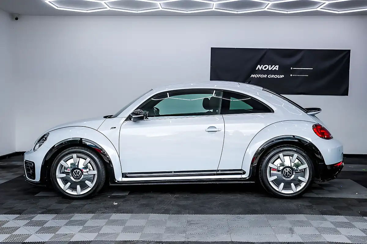 Used 2018 Volkswagen Beetle R-Line Silver - Interior and Exterior details 6