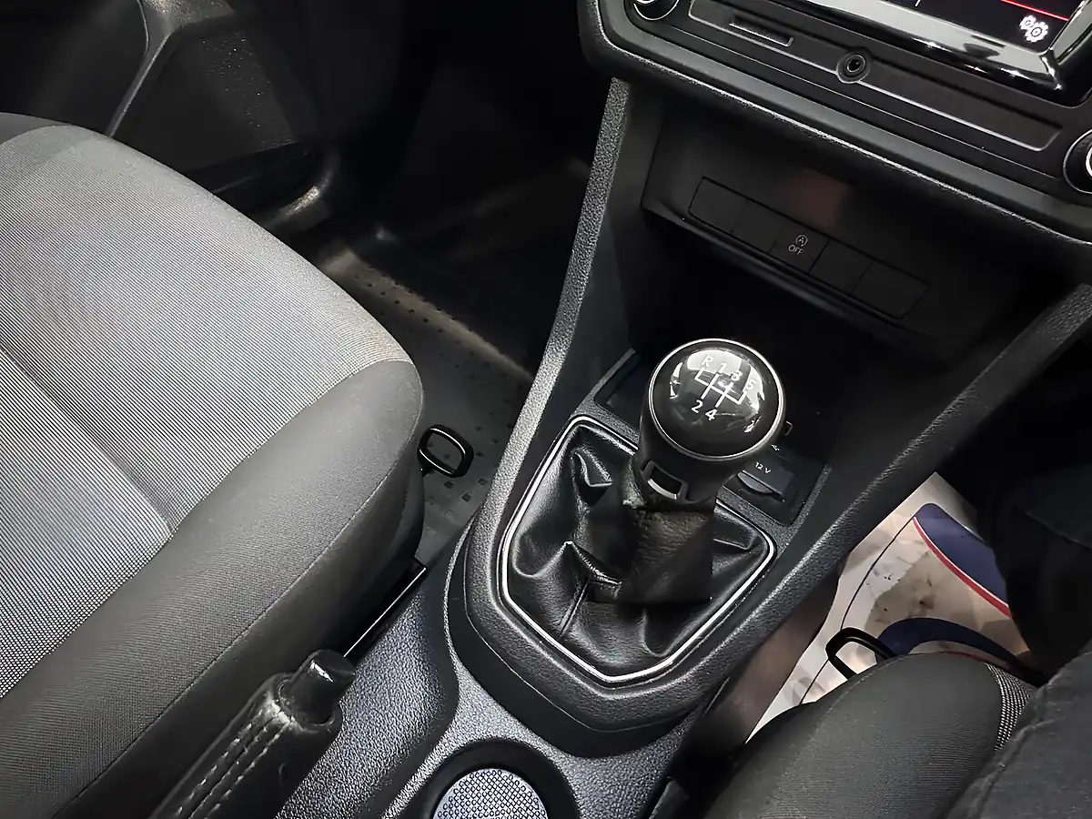 Used 2018 Volkswagen Caddy C20 Bluemotion Tech Startline Black - Interior and Exterior details 13