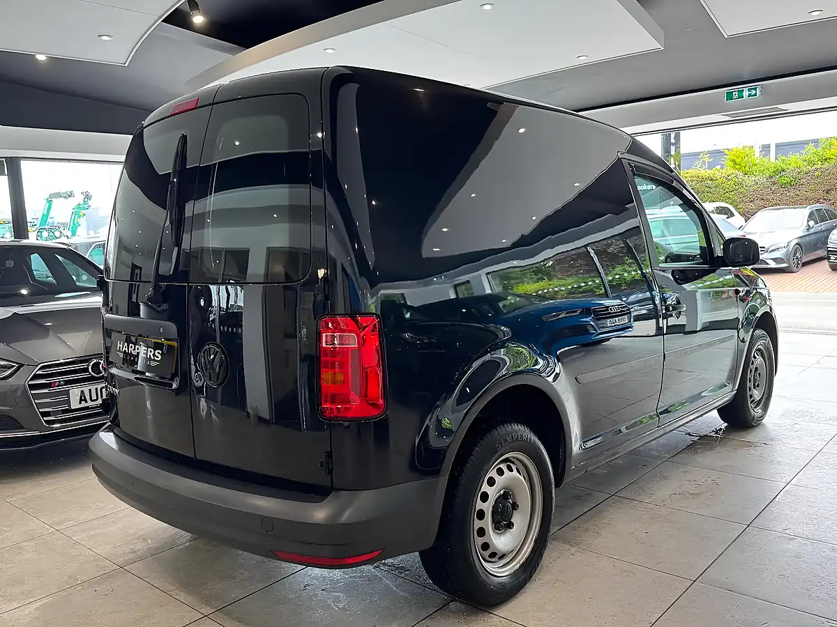 Used 2018 Volkswagen Caddy C20 Bluemotion Tech Startline Black - Interior and Exterior details 4