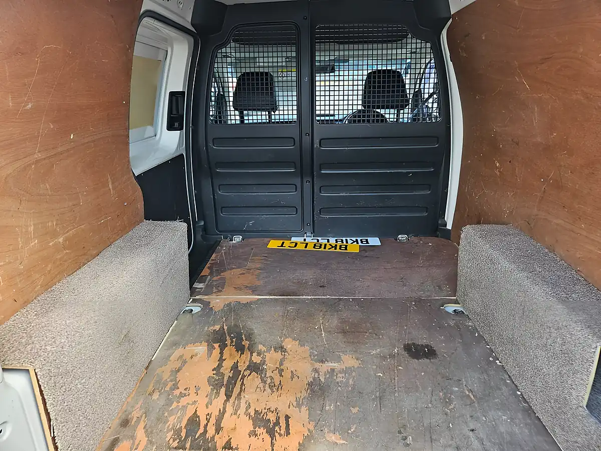Used 2018 Volkswagen Caddy C20 Trendline White - Interior and Exterior details 10