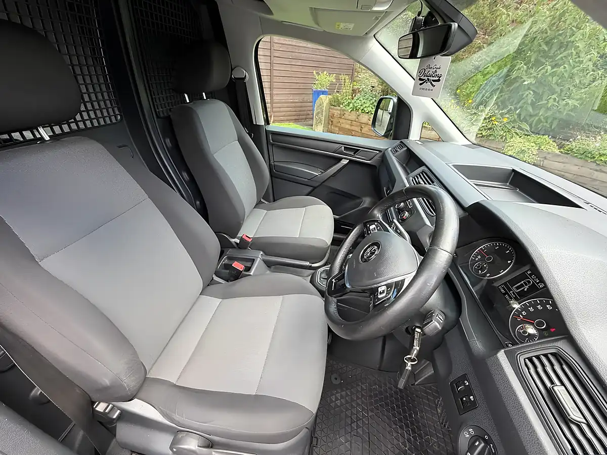 Used 2018 Volkswagen Caddy Highline Black - Interior and Exterior details 17