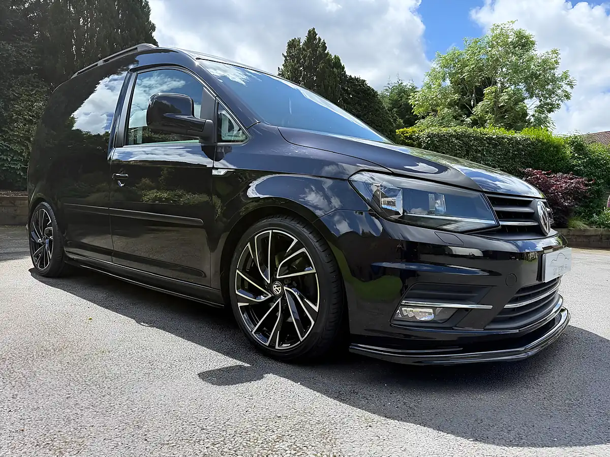 Used 2018 Volkswagen Caddy Highline Black - Interior and Exterior details 7