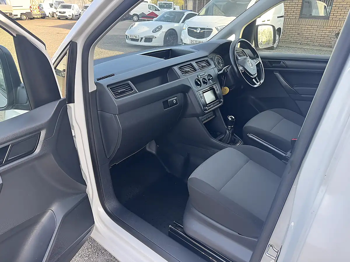Used 2018 Volkswagen Caddy Maxi C20 Startline - Interior and Exterior details 10