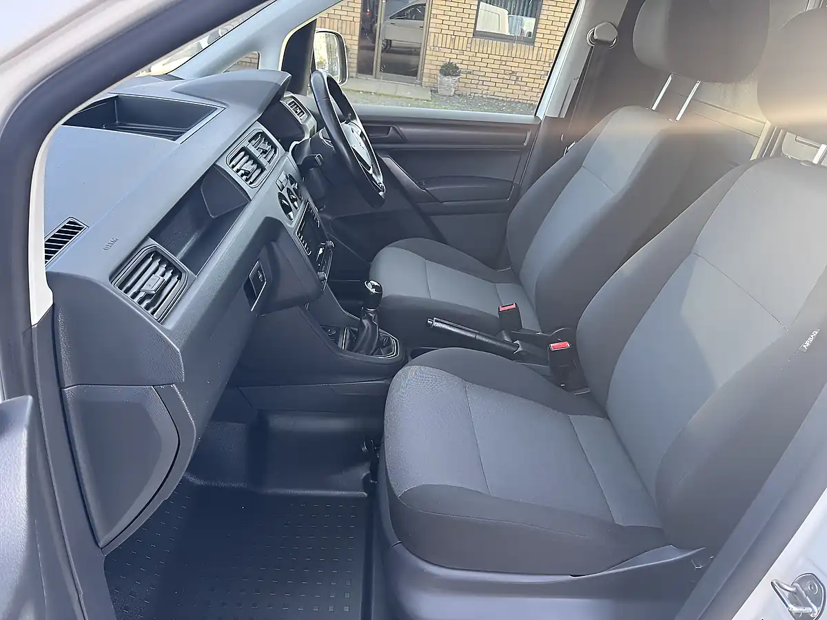 Used 2018 Volkswagen Caddy Maxi C20 Startline - Interior and Exterior details 11