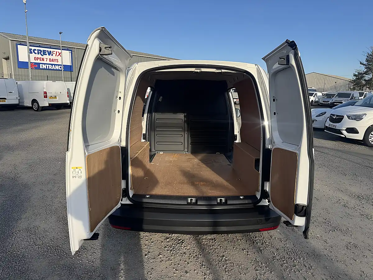 Used 2018 Volkswagen Caddy Maxi C20 Startline - Interior and Exterior details 13