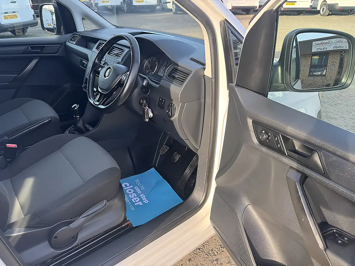 Used 2018 Volkswagen Caddy Maxi C20 Startline - Interior and Exterior details 15