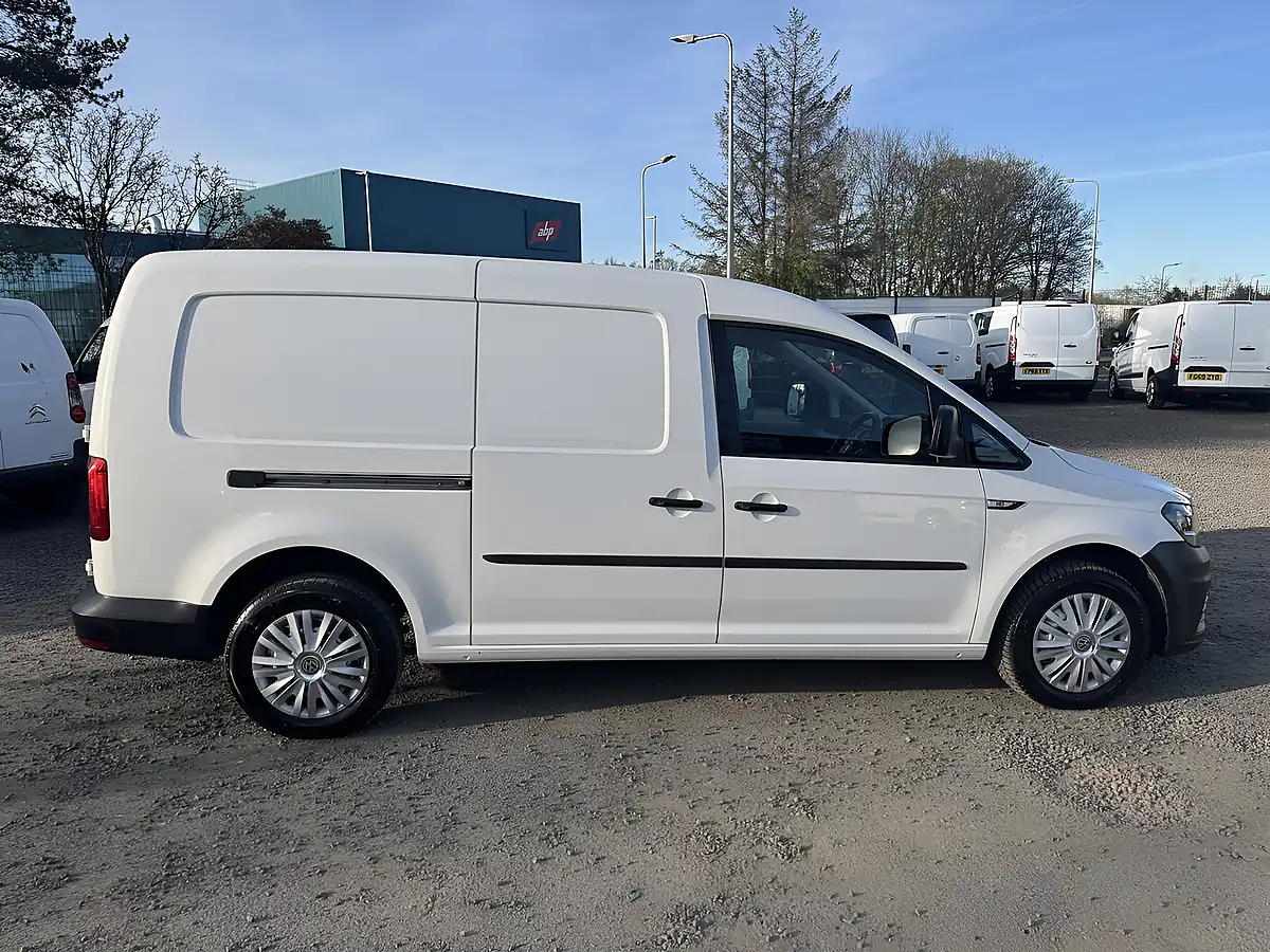 Used 2018 Volkswagen Caddy Maxi C20 Startline - Interior and Exterior details 5