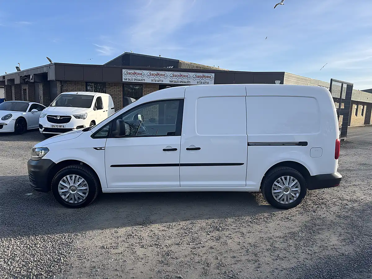 Used 2018 Volkswagen Caddy Maxi C20 Startline - Interior and Exterior details 9