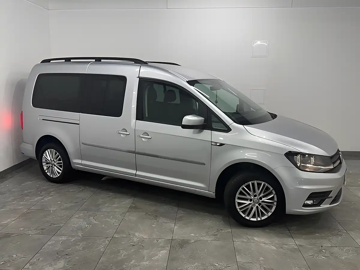 Used 2018 Volkswagen Caddy Maxi Life Silver - Interior and Exterior details 2
