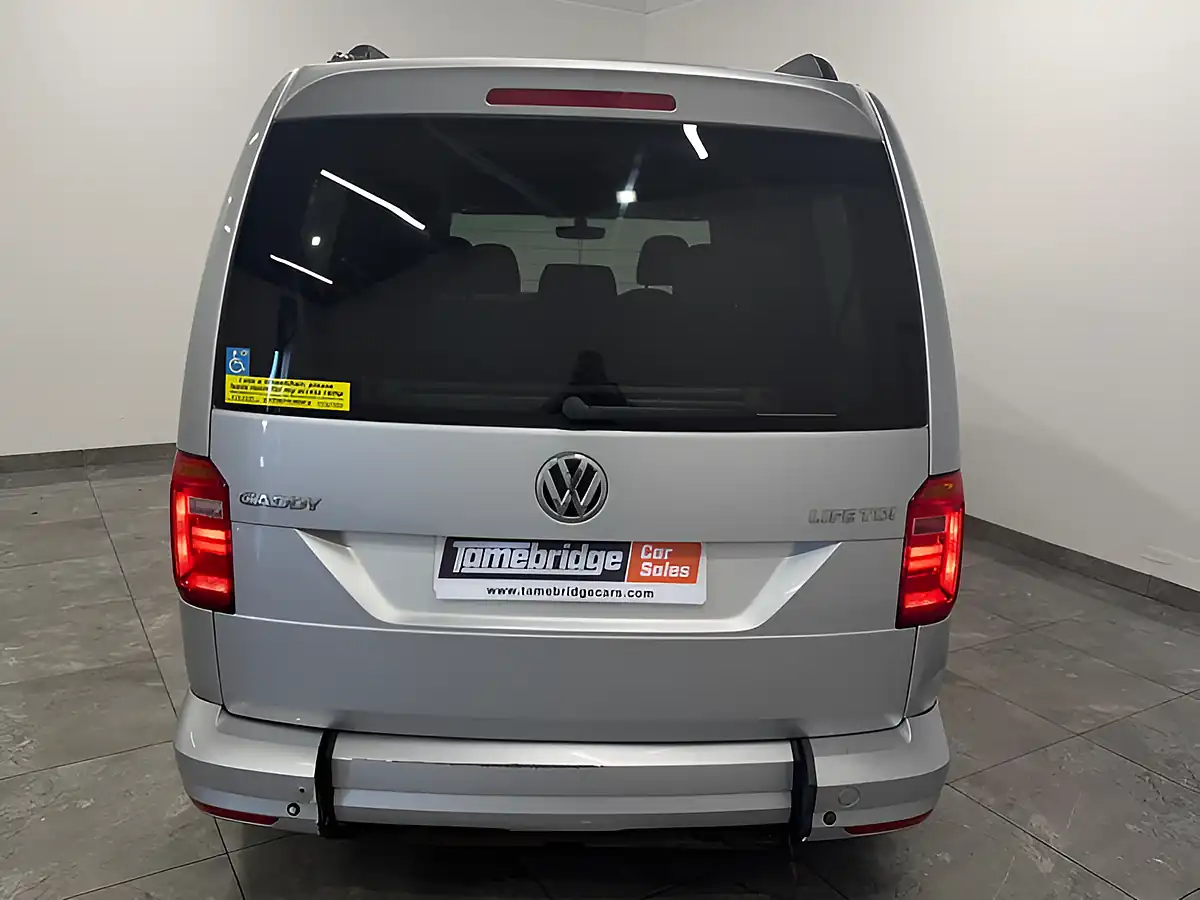 Used 2018 Volkswagen Caddy Maxi Life Silver - Interior and Exterior details 7
