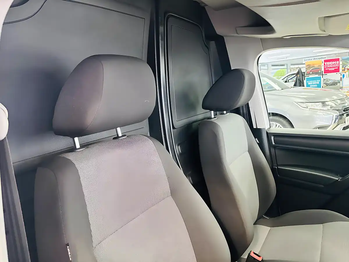 Used 2018 Volkswagen Caddy Maxi Startline Lwb White - Interior and Exterior details 14