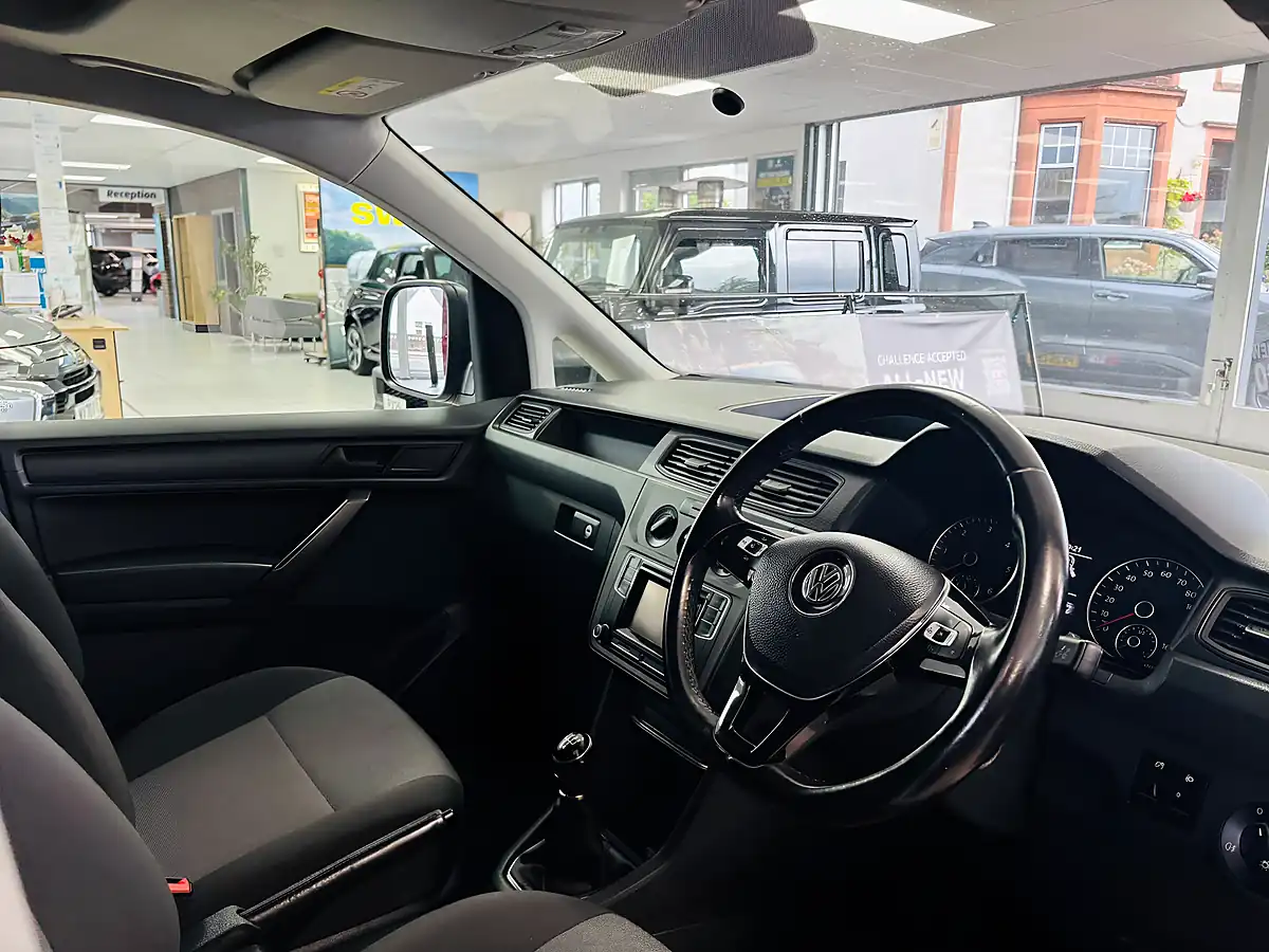 Used 2018 Volkswagen Caddy Maxi Startline Lwb White - Interior and Exterior details 16