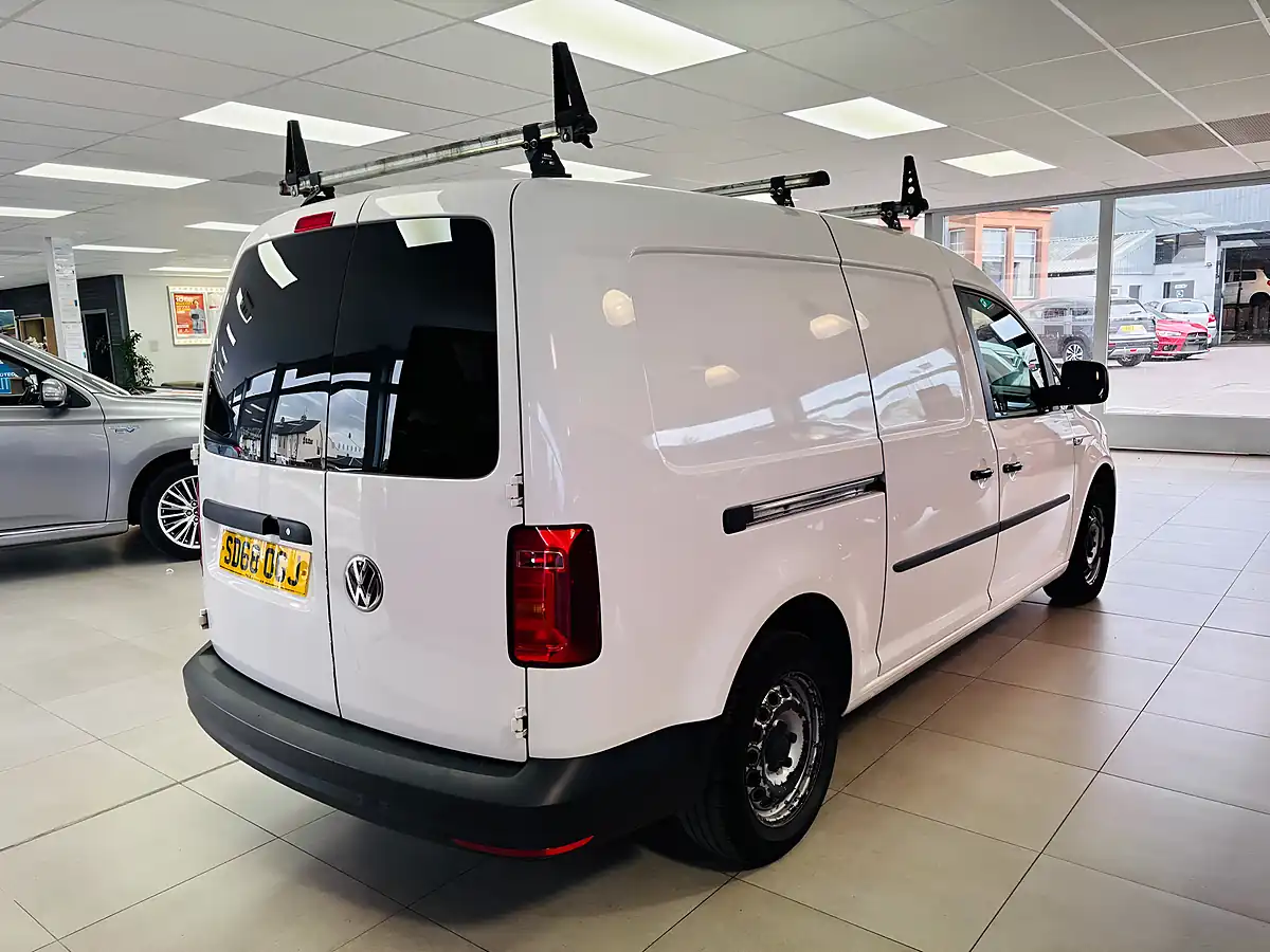 Used 2018 Volkswagen Caddy Maxi Startline Lwb White - Interior and Exterior details 4