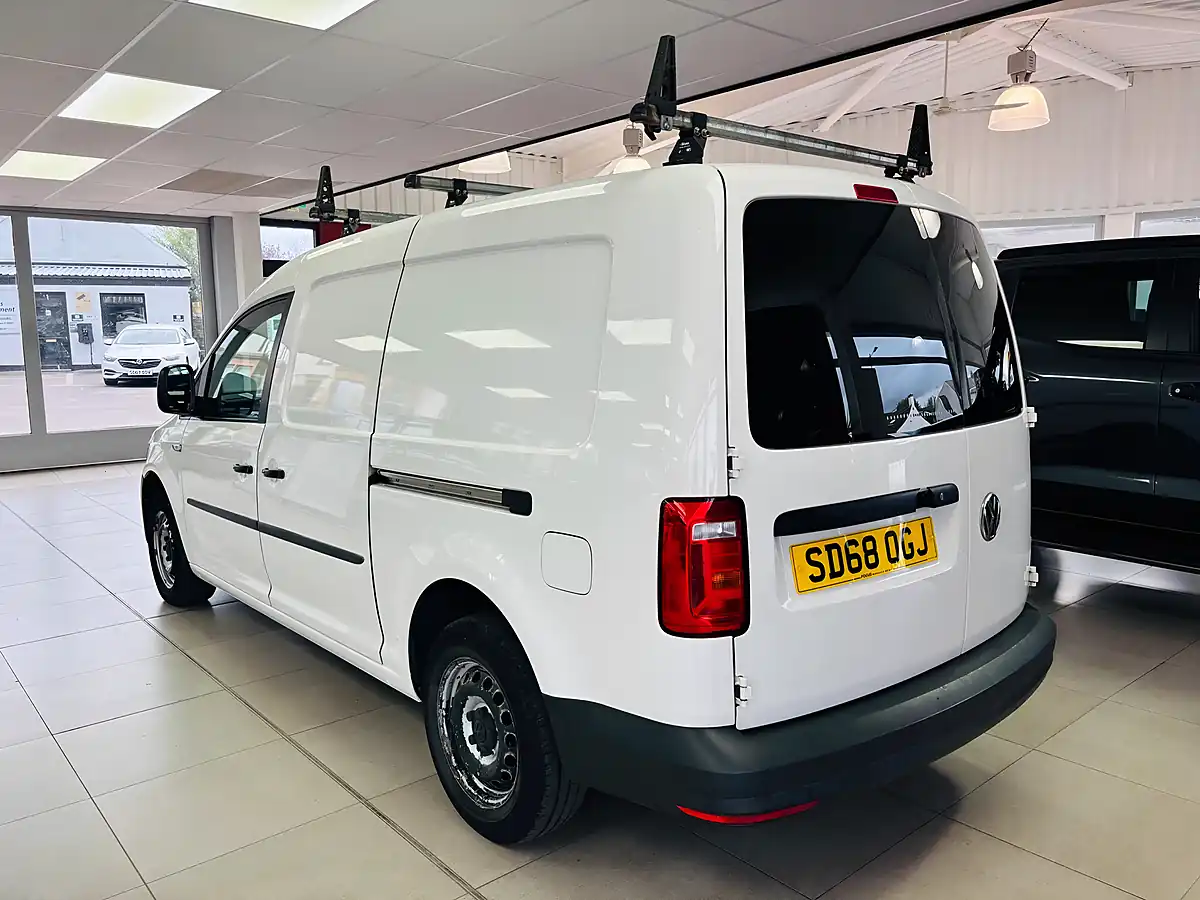 Used 2018 Volkswagen Caddy Maxi Startline Lwb White - Interior and Exterior details 5