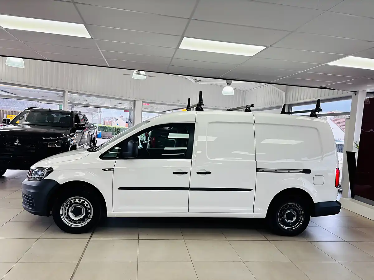 Used 2018 Volkswagen Caddy Maxi Startline Lwb White - Interior and Exterior details 6