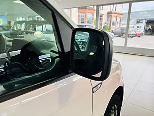 Used 2018 Volkswagen Caddy Maxi Startline Lwb White - Interior and Exterior details 9