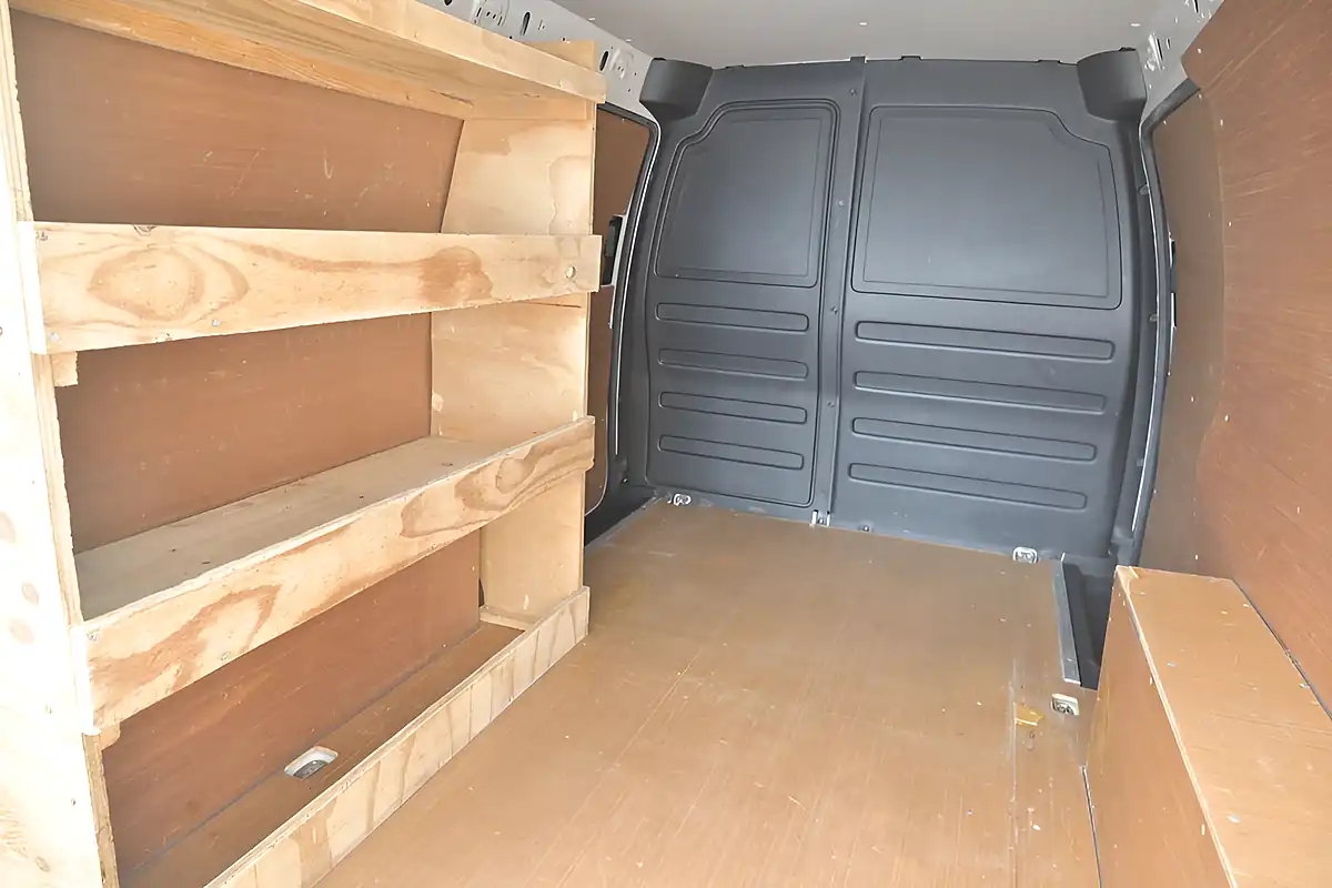 Used 2018 Volkswagen Caddy Maxi White - Interior and Exterior details 10