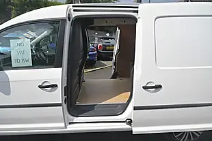 Used 2018 Volkswagen Caddy Maxi White - Interior and Exterior details 14
