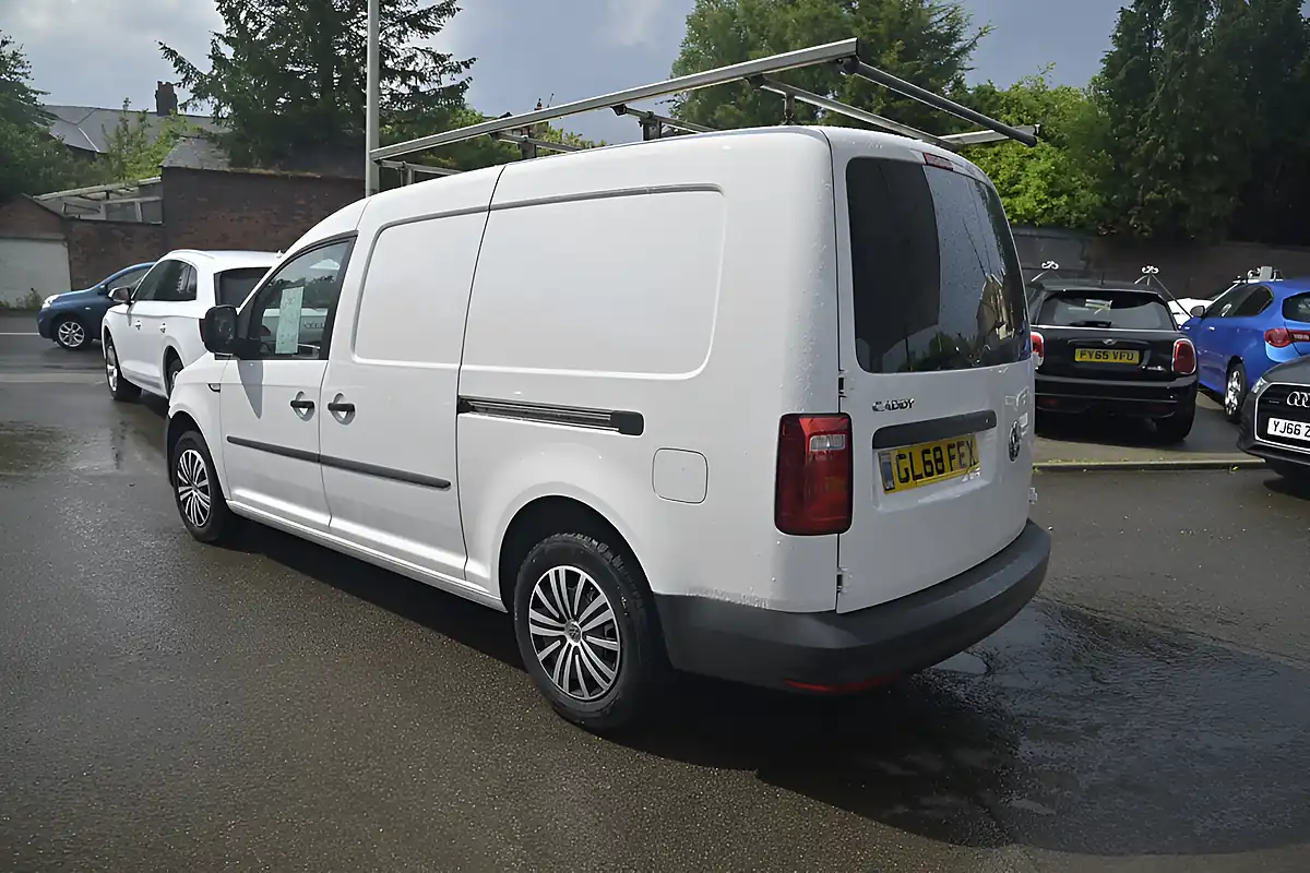 Used 2018 Volkswagen Caddy Maxi White - Interior and Exterior details 5