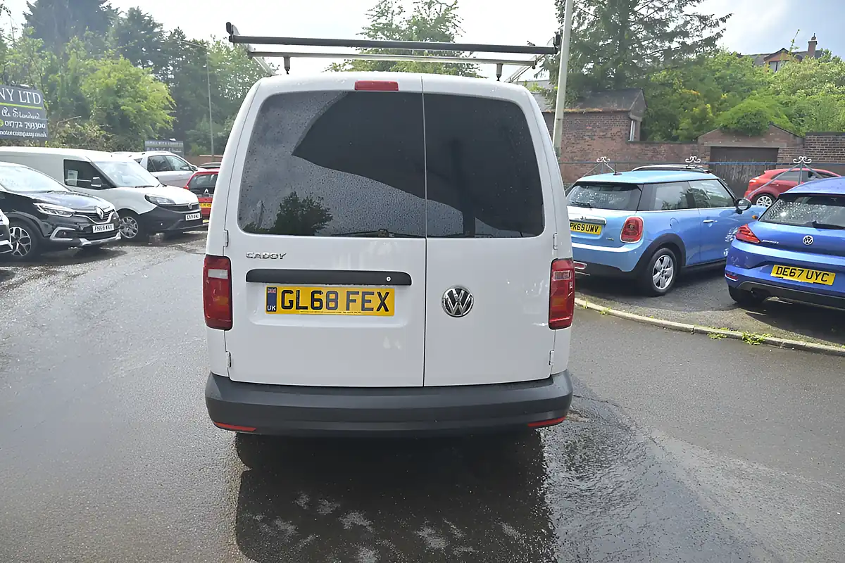 Used 2018 Volkswagen Caddy Maxi White - Interior and Exterior details 6