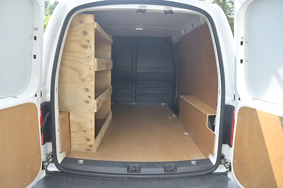 Used 2018 Volkswagen Caddy Maxi White - Interior and Exterior details 9