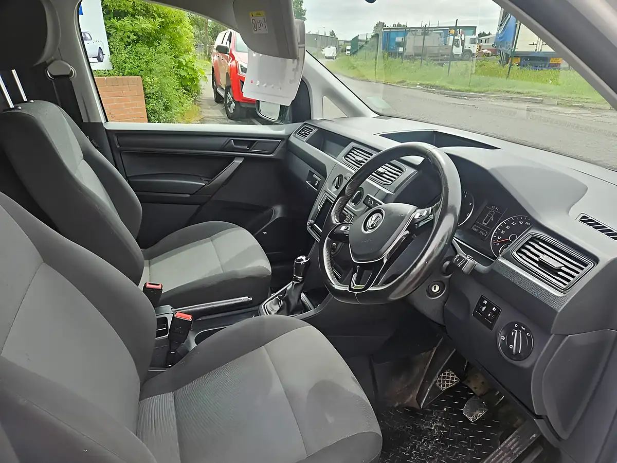 Used 2018 Volkswagen Caddy Startline White - Interior and Exterior details 12