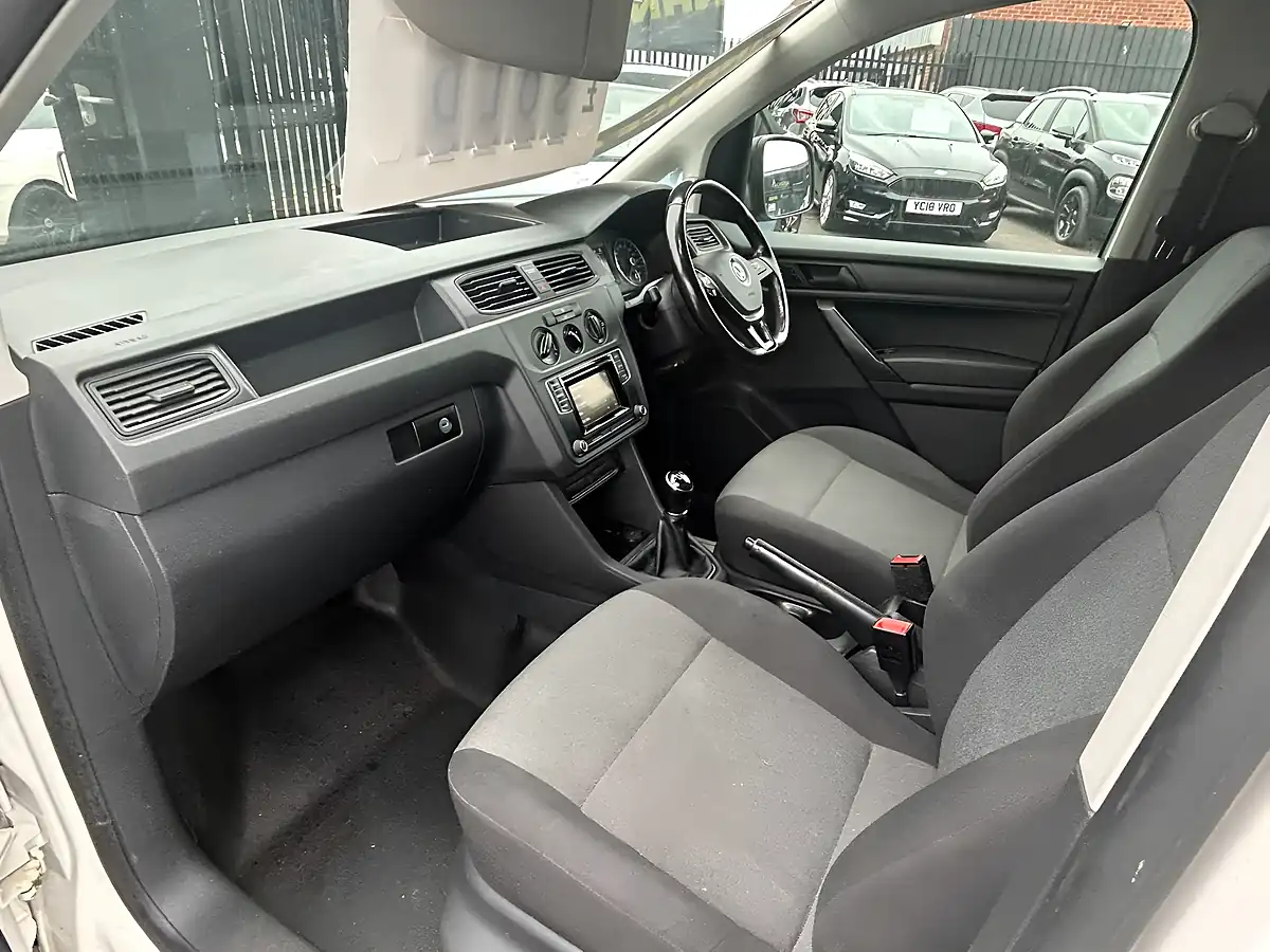 Used 2018 Volkswagen Caddy Startline White - Interior and Exterior details 11