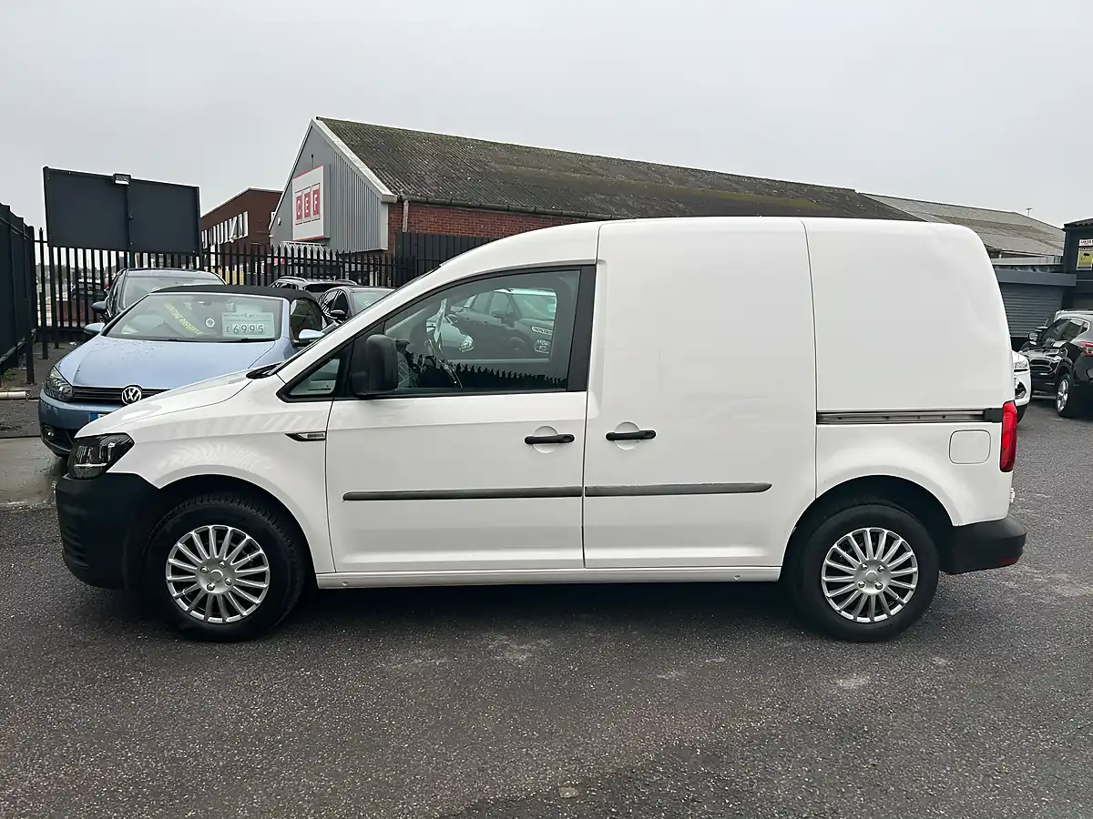 Used 2018 Volkswagen Caddy Startline White - Interior and Exterior details 3