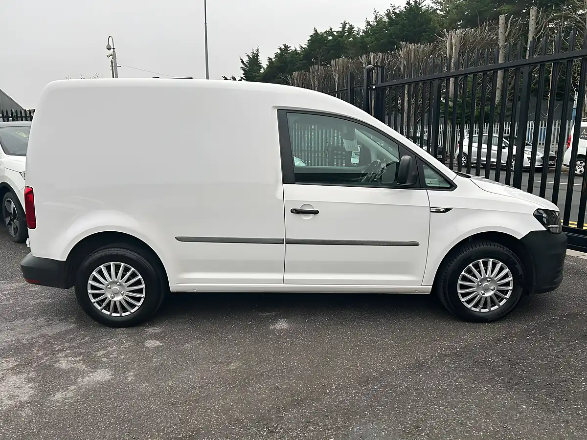 Used 2018 Volkswagen Caddy Startline White - Interior and Exterior details 7
