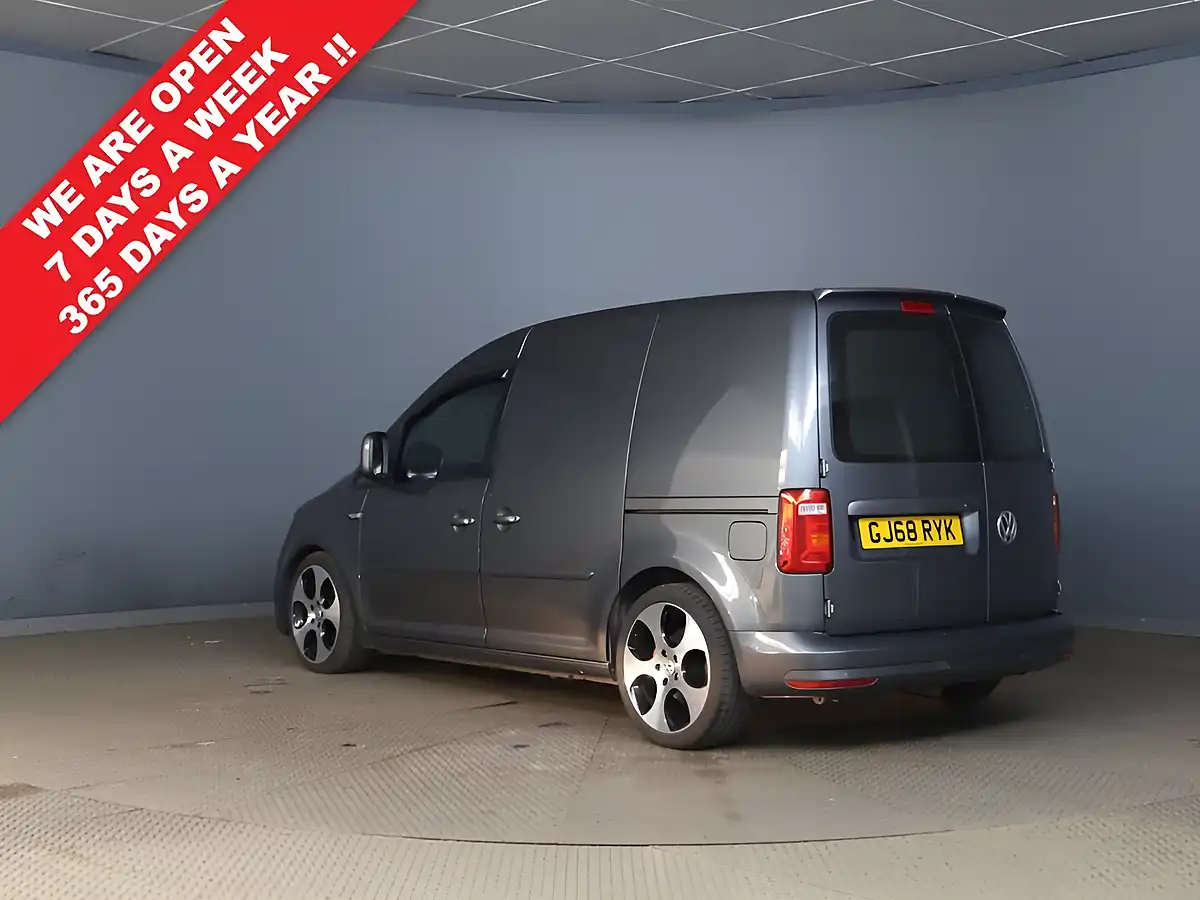 Used 2018 Volkswagen Caddy Trendline Indium Grey - Interior and Exterior details 5