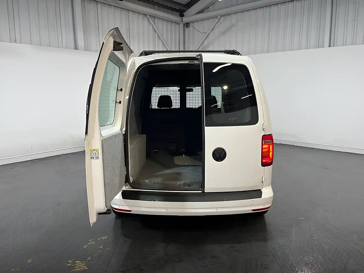 Used 2018 Volkswagen Caddy Trendline White - Interior and Exterior details 12