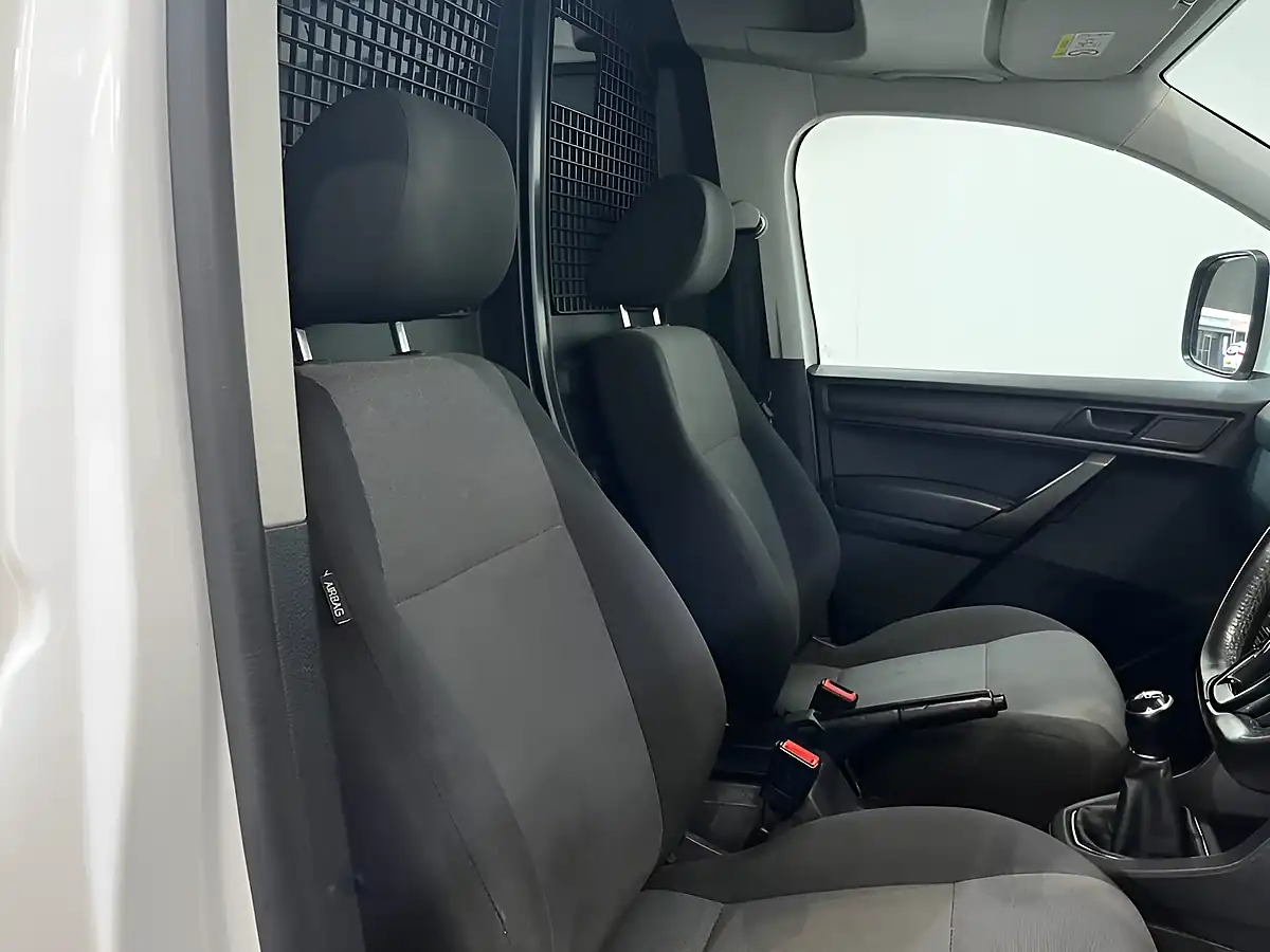 Used 2018 Volkswagen Caddy Trendline White - Interior and Exterior details 16