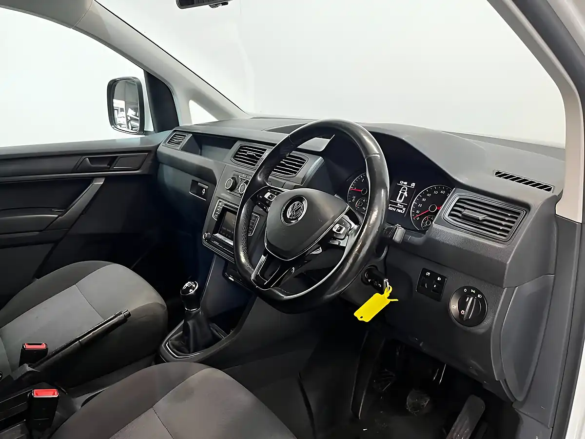 Used 2018 Volkswagen Caddy Trendline White - Interior and Exterior details 17
