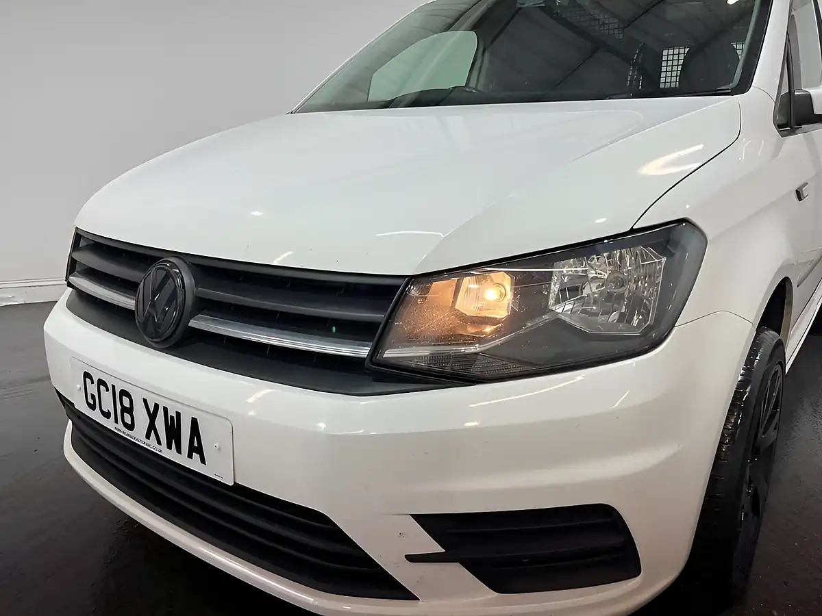 Used 2018 Volkswagen Caddy Trendline White - Interior and Exterior details 4