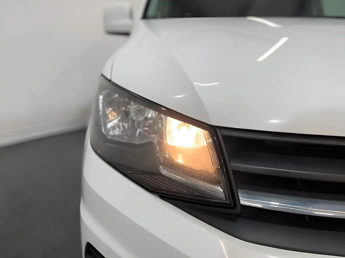 Used 2018 Volkswagen Caddy Trendline White - Interior and Exterior details 5