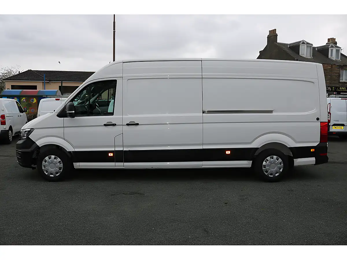 Used 2018 Volkswagen Crafter Lwb White - Interior and Exterior details 4