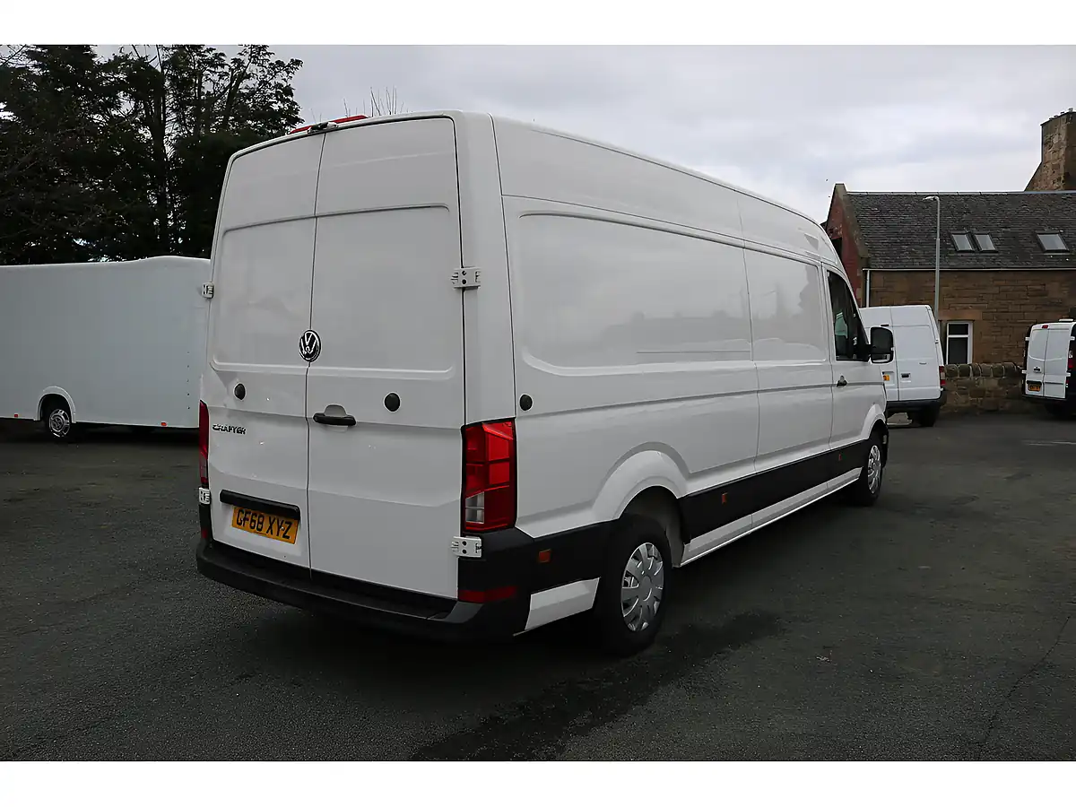 Used 2018 Volkswagen Crafter Lwb White - Interior and Exterior details 8