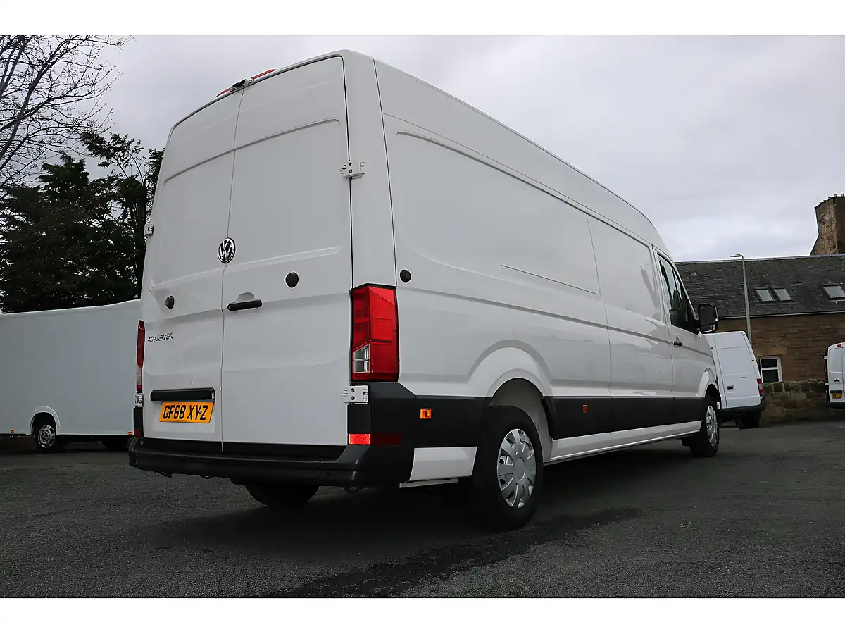 Used 2018 Volkswagen Crafter Lwb White - Interior and Exterior details 9