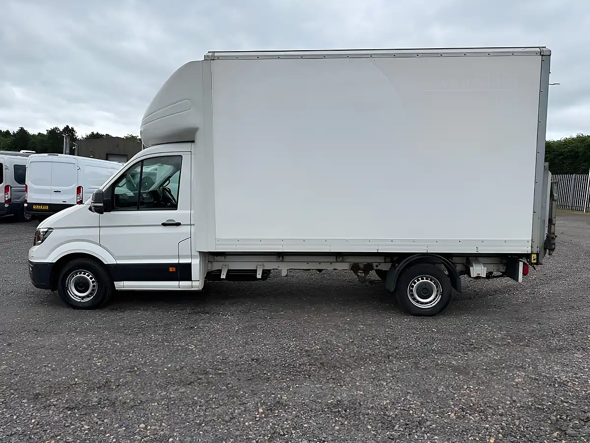 Used 2018 Volkswagen Crafter Startline White - Interior and Exterior details 4