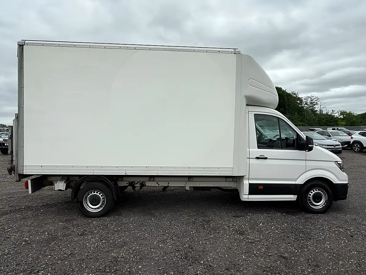 Used 2018 Volkswagen Crafter Startline White - Interior and Exterior details 8