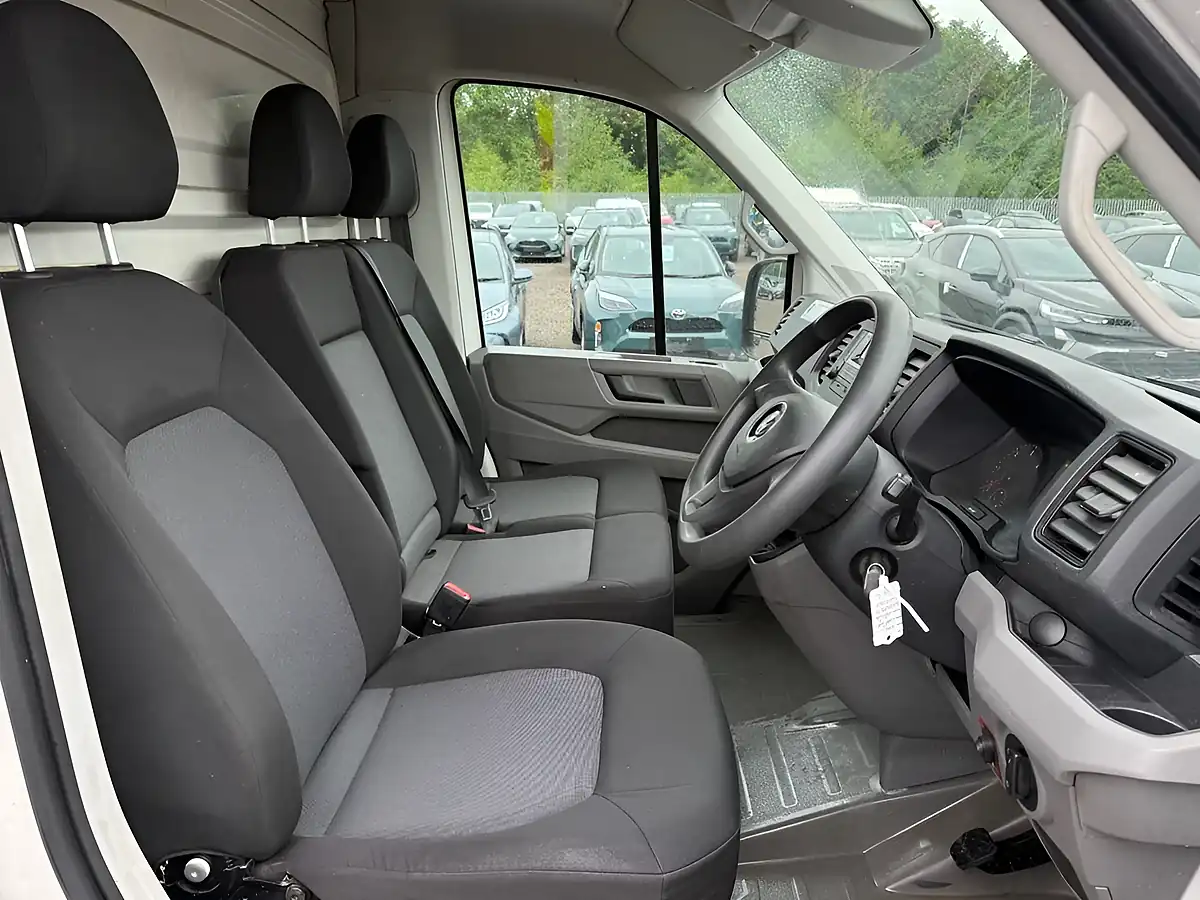 Used 2018 Volkswagen Crafter Startline White - Interior and Exterior details 9